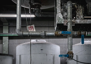 埼玉ペイント工場内の道具や設備