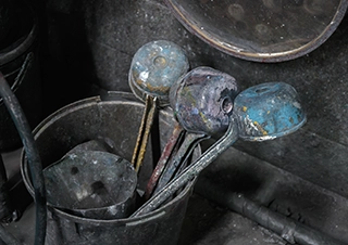 埼玉ペイント工場内の道具や設備