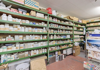 埼玉ペイント工場内の道具や設備