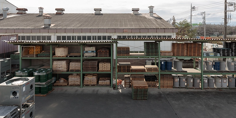 埼玉ペイント工場の外倉庫